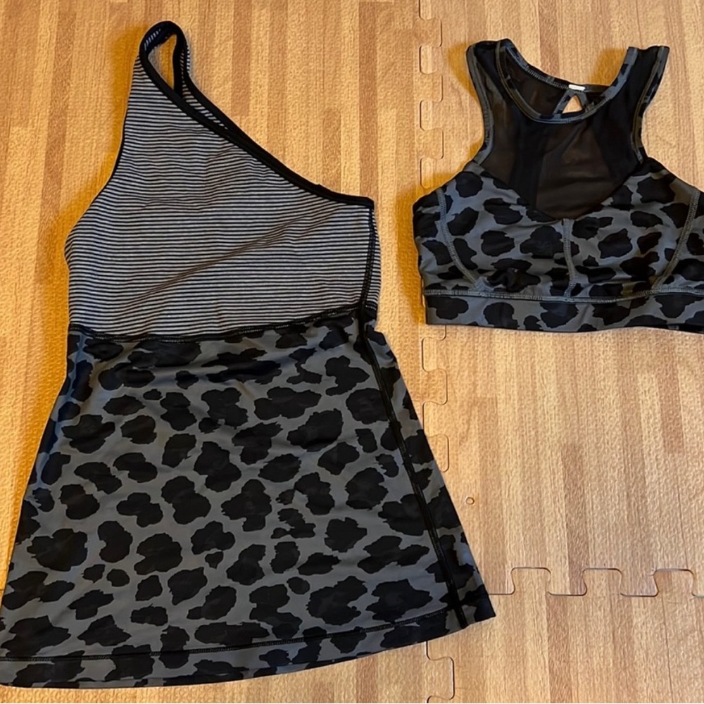 Lululemon 2 in one workout top- mint condition